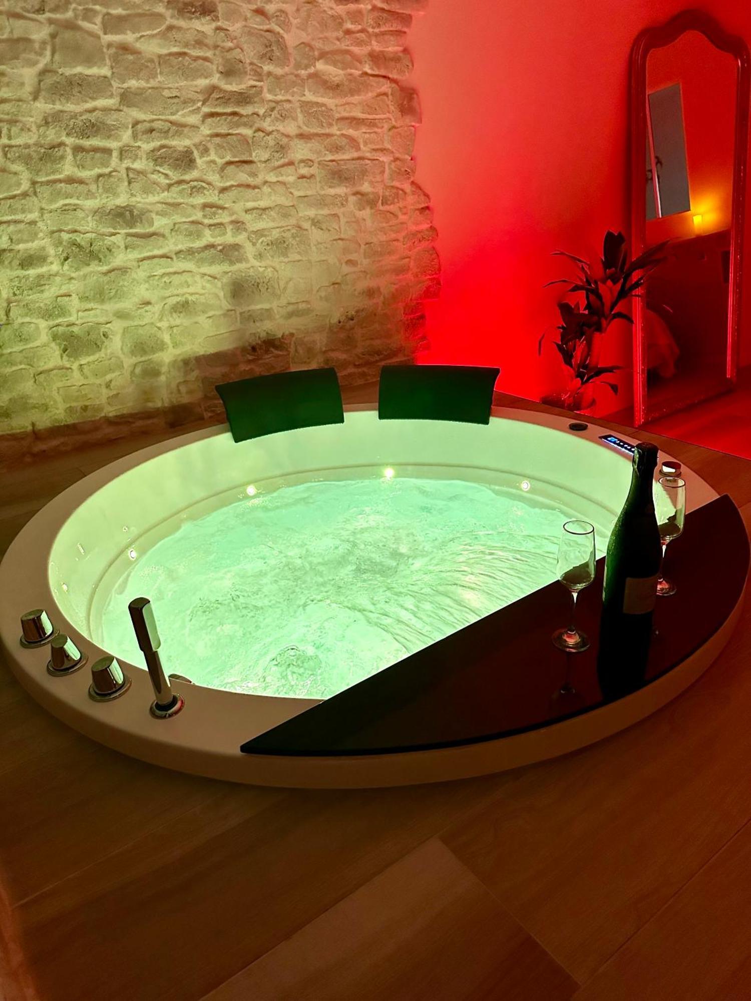 Les Suites Du Payre - Suite Romance Saint-Hilaire-de-Talmont Dış mekan fotoğraf