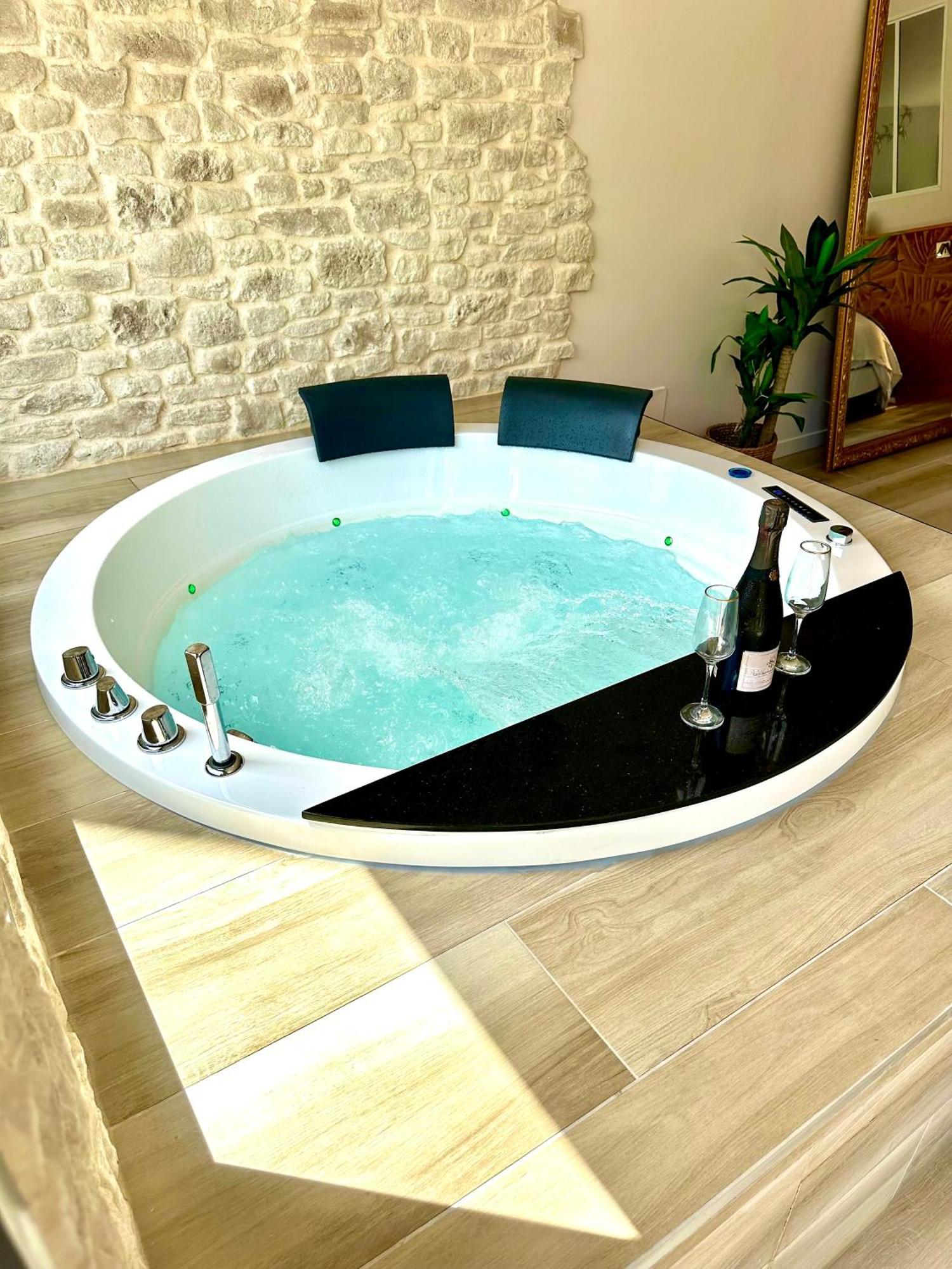 Les Suites Du Payre - Suite Romance Saint-Hilaire-de-Talmont Dış mekan fotoğraf